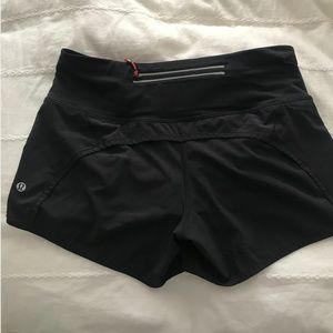 LULULEMON RUNNING SHORT lightly worn